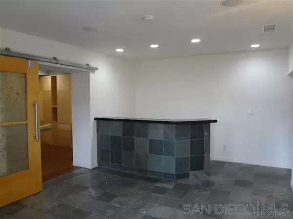 Solana Beach, CA 92075,646 Valley Ave