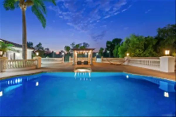 Rancho Santa Fe, CA 92067,6998 Rancho La Cima Drive