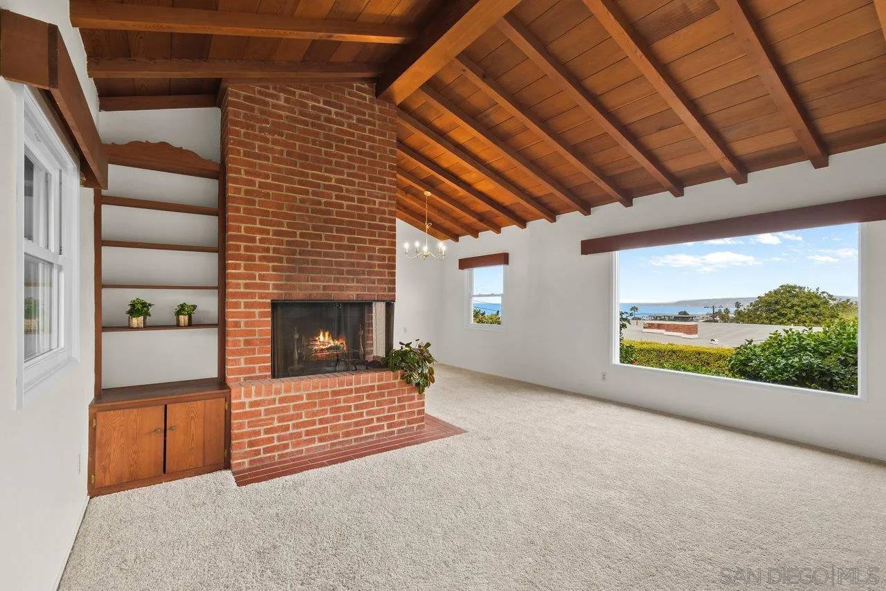 San Diego, CA 92107,1284 Alexandria Dr