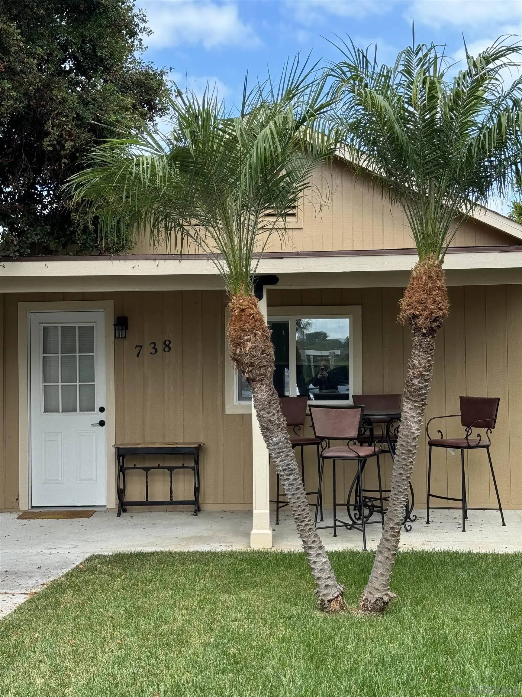 Vista, CA 92083,734-738 Grapevine Road