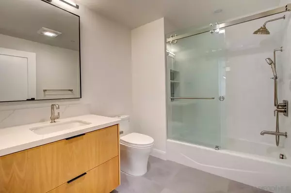 La Jolla, CA 92037,5410 La Jolla Blvd #A303