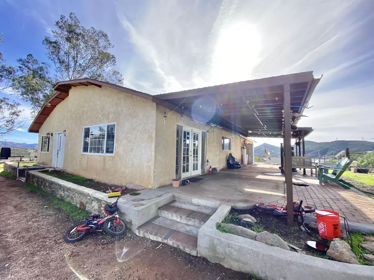 Dulzura, CA 91917,17939 Highway 94