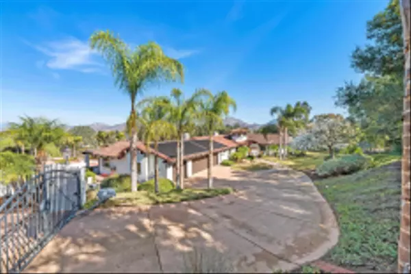 Poway, CA 92064,15641 Boulder Mountain Rd