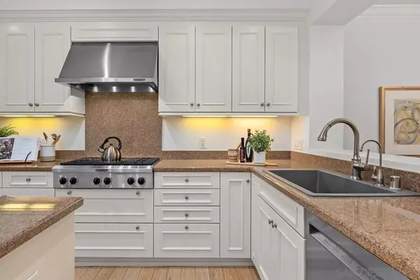 La Jolla, CA 92037,1000 Genter Street #103