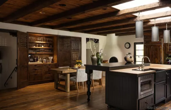 Rancho Santa Fe, CA 92067,6977 Las Colinas