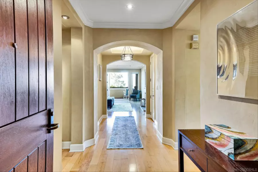 1010 Genter St #102, La Jolla, CA 92037