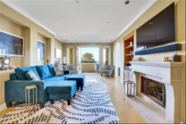 La Jolla, CA 92037,1010 Genter St #102