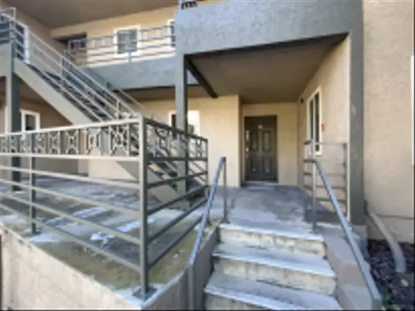 7405 Charmant Dr #2427, San Diego, CA 92122