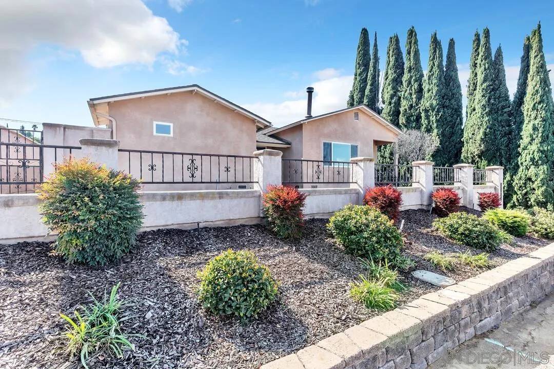 10221 Del Rio Rd, Spring Valley, CA 91978