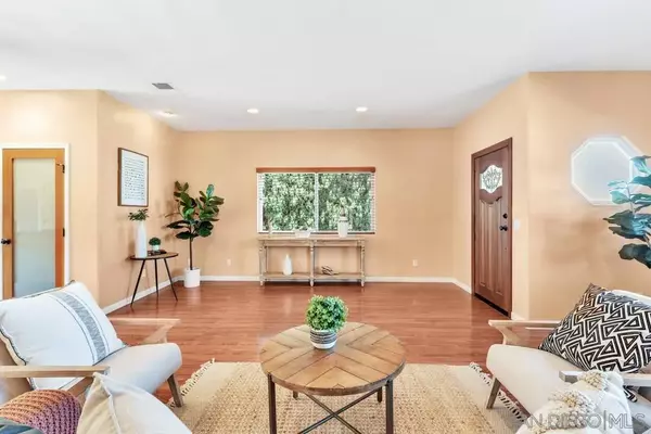 Spring Valley, CA 91978,10221 Del Rio Rd