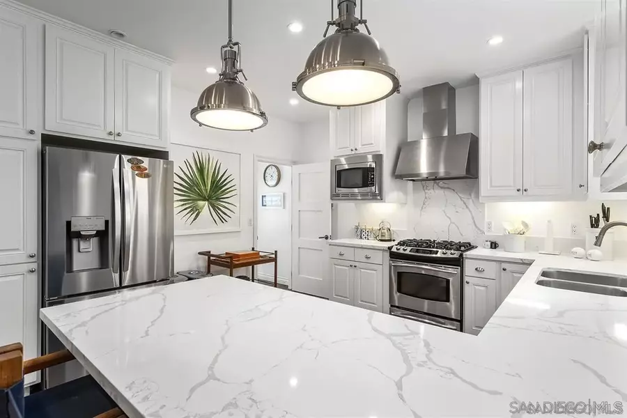 722 F Avenue, Coronado, CA 92118