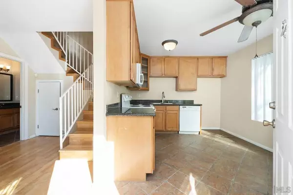 San Diego, CA 92115,6333 College Grove #4105