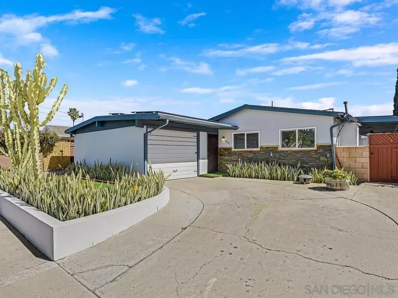 4621 Cheshire St, San Diego, CA 92117