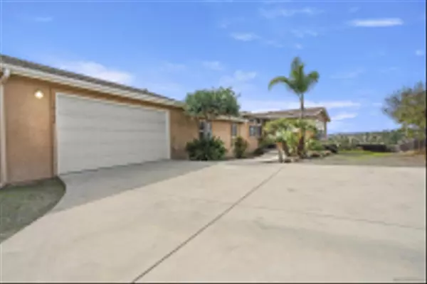 10106 Sierra Madre, Spring Valley, CA 91977