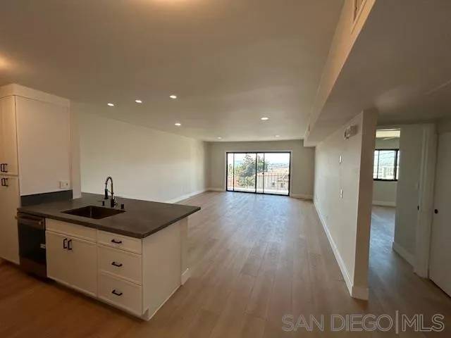 San Diego, CA 92103,811 W Nutmeg #306