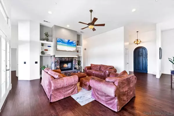 Ramona, CA 92065,1005 Elm St