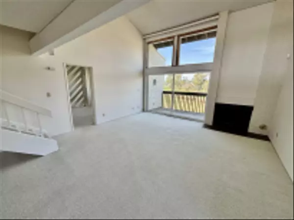 Carlsbad, CA 92009,2502 Navarra Dr #226