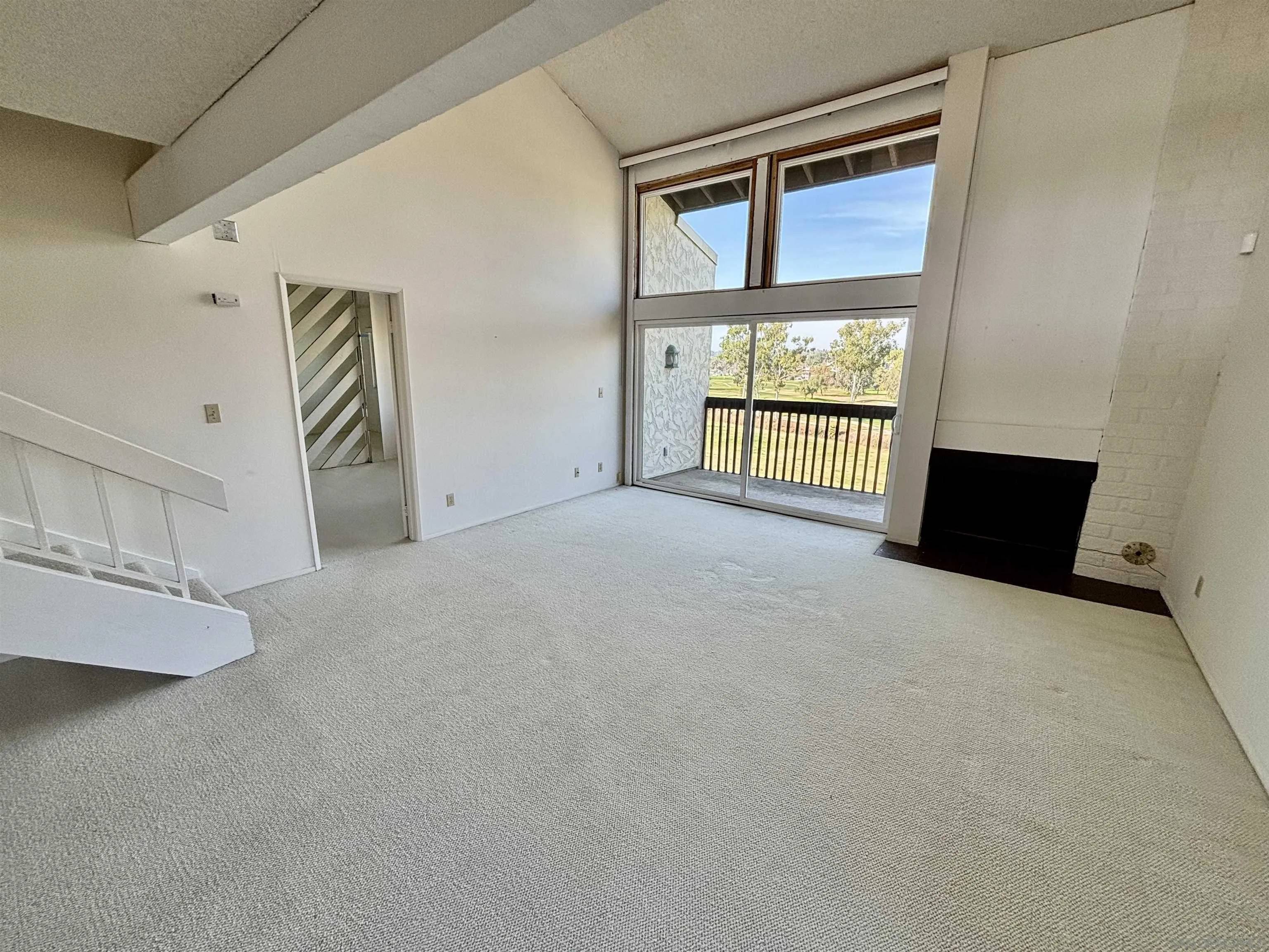 Carlsbad, CA 92009,2502 Navarra Dr #226