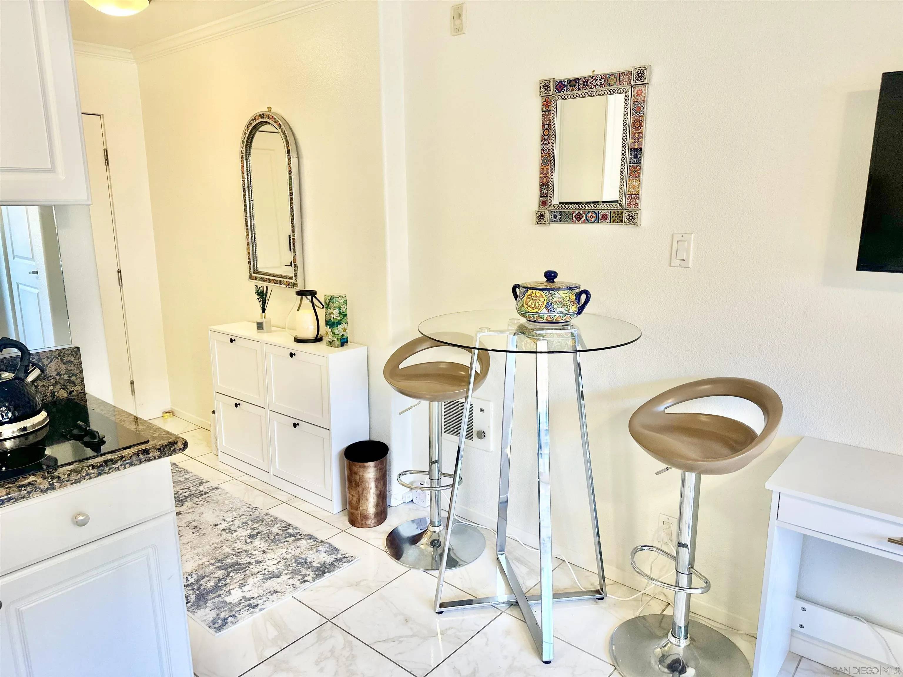 San Diego, CA 92106,1021 Scott St #124