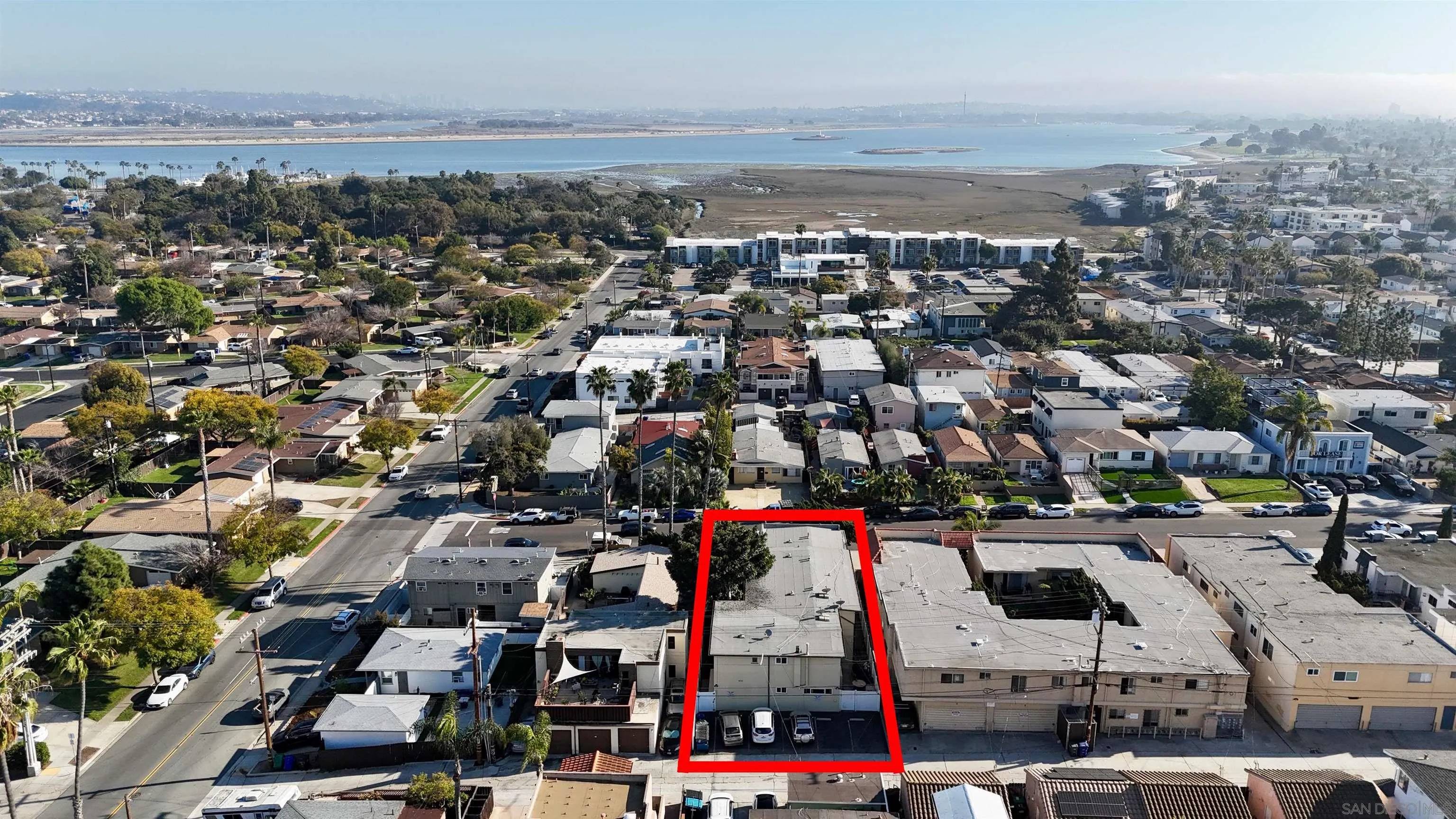 San Diego, CA 92109,2162 Thomas