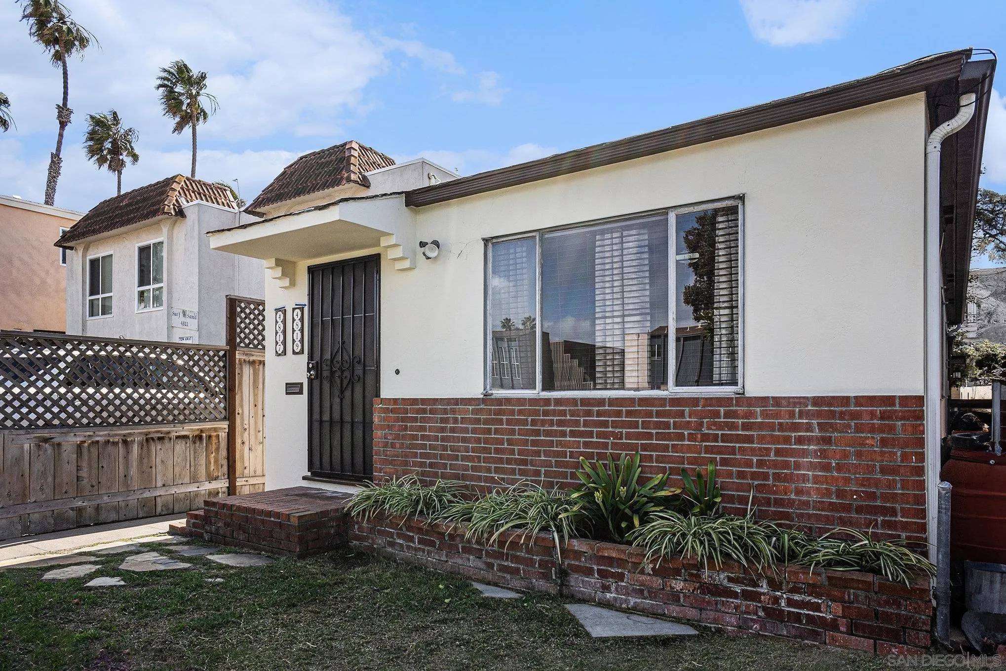 San Diego, CA 92107,4817-19 Del Monte Ave