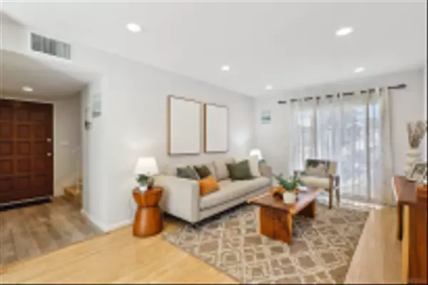 San Diego, CA 92111,5695 Caminito Katerina