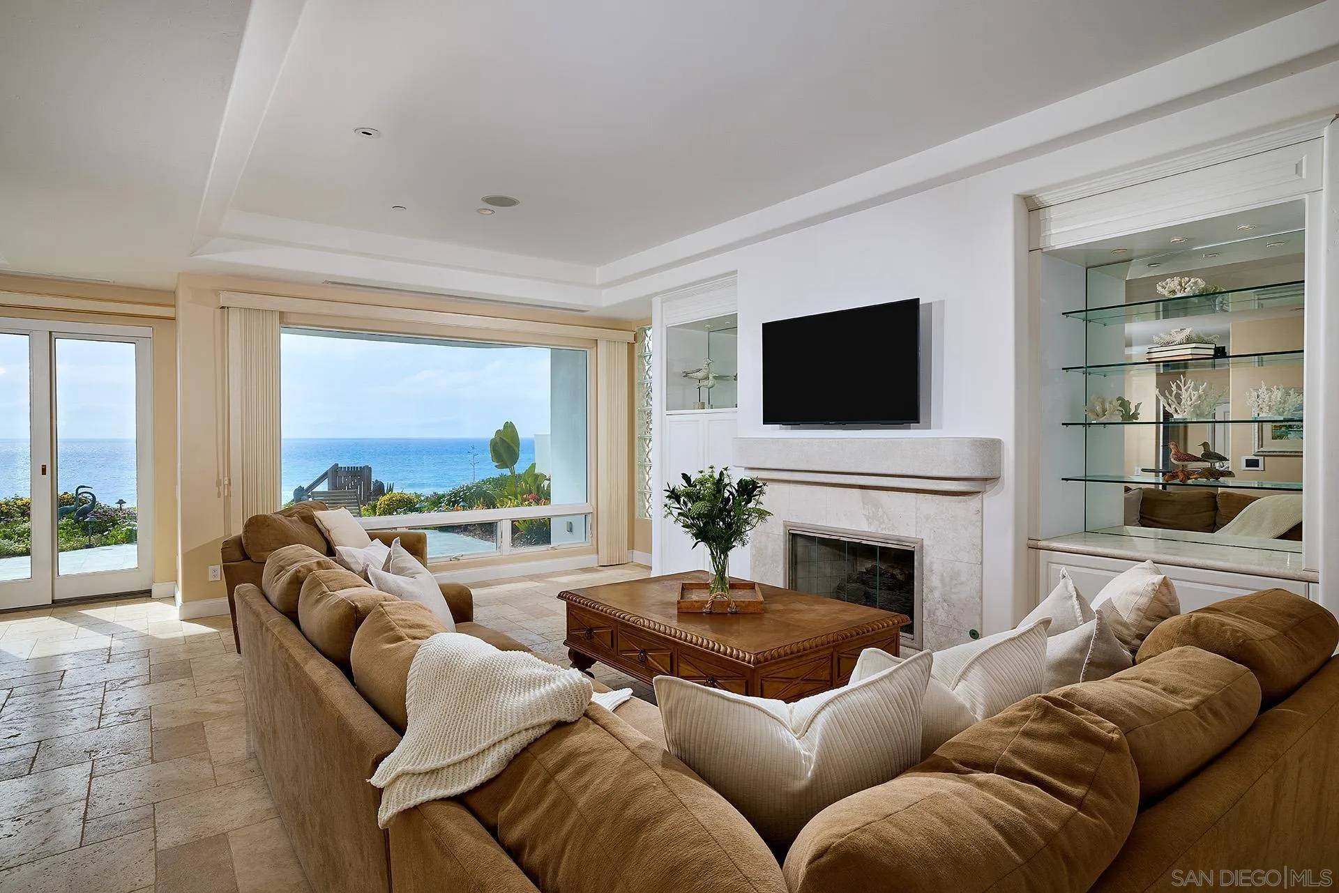 Encinitas, CA 92024,1630 Neptune Avenue