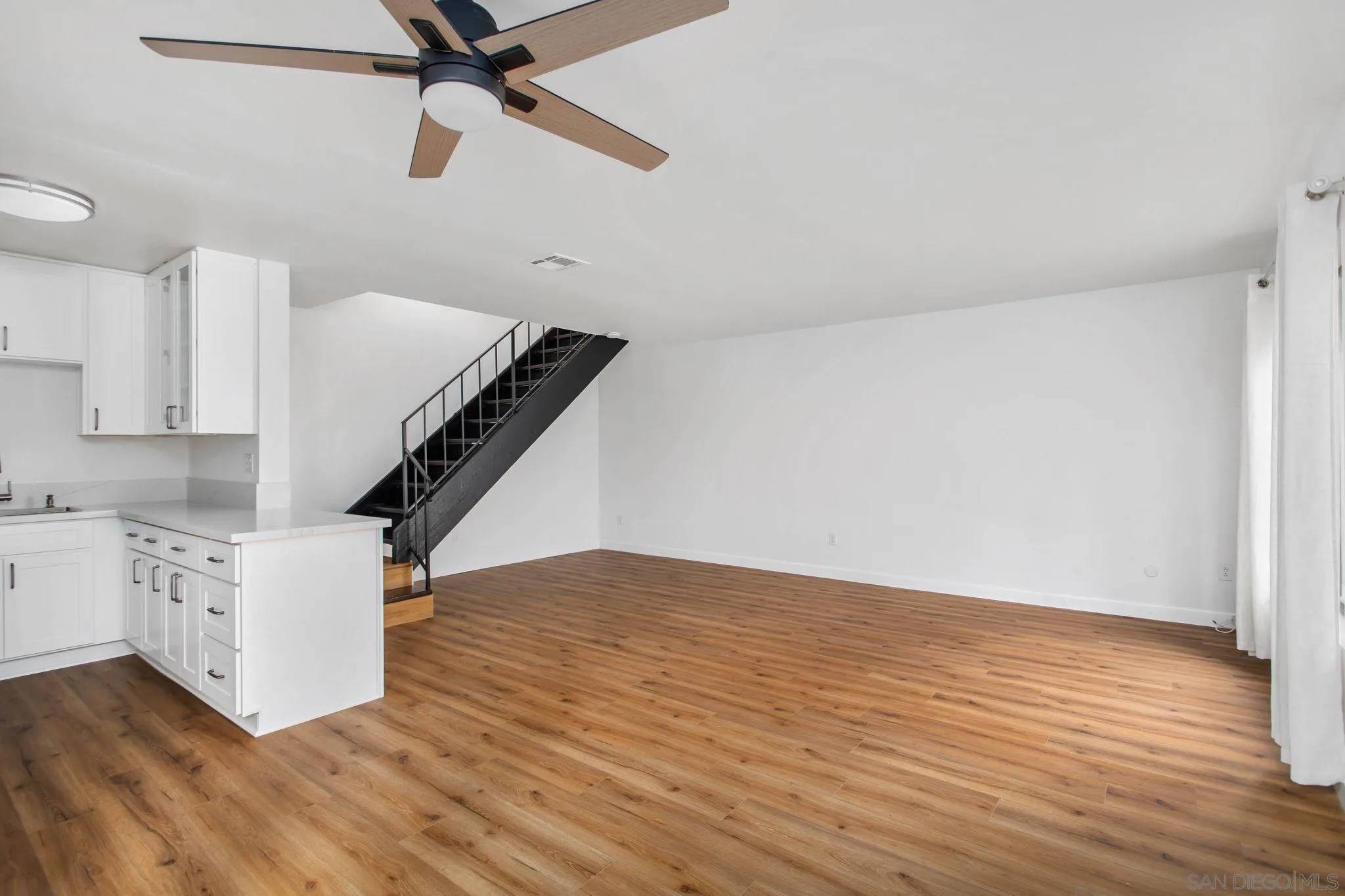 San Diego, CA 92139,6912 Camphor Ln