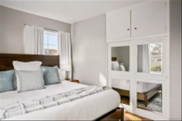 La Jolla, CA 92037,714 Rushville