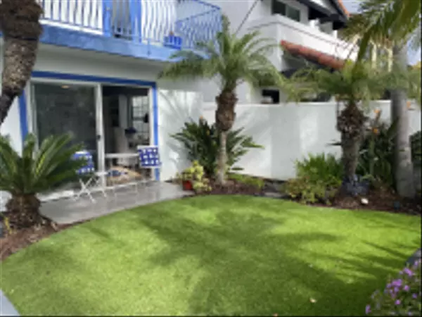 Coronado, CA 92118,948 B Ave