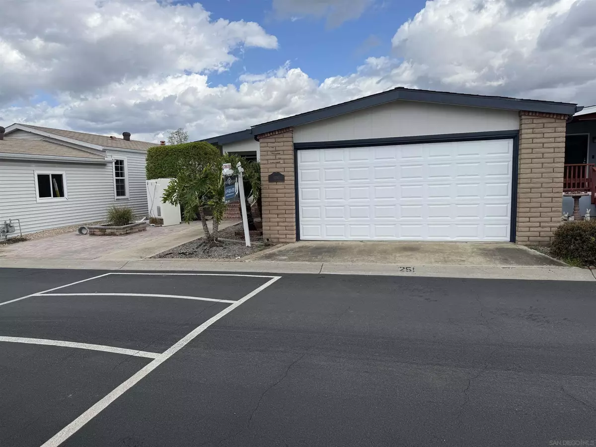 Santee, CA 92071,9255 N Magnolia #251