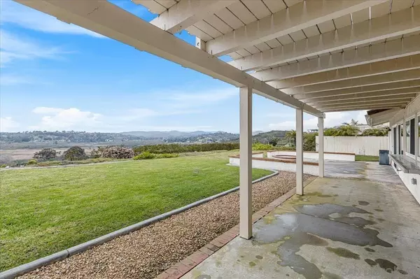 Solana Beach, CA 92075,627 Santa Rosita