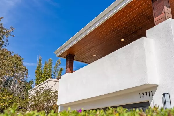 Del Mar, CA 92014,13711 Mercado Dr