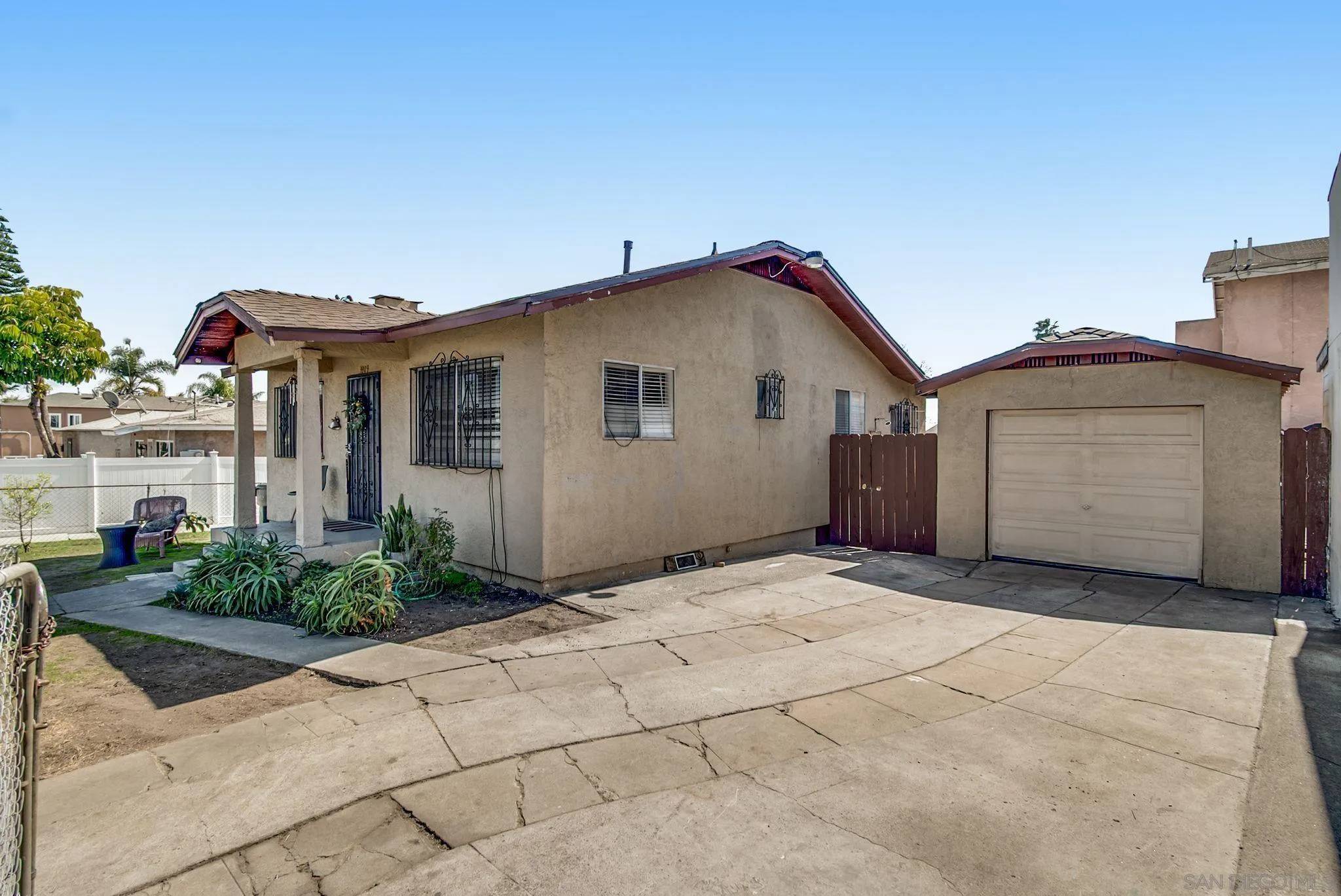 San Diego, CA 92113,3905-9 National Ave