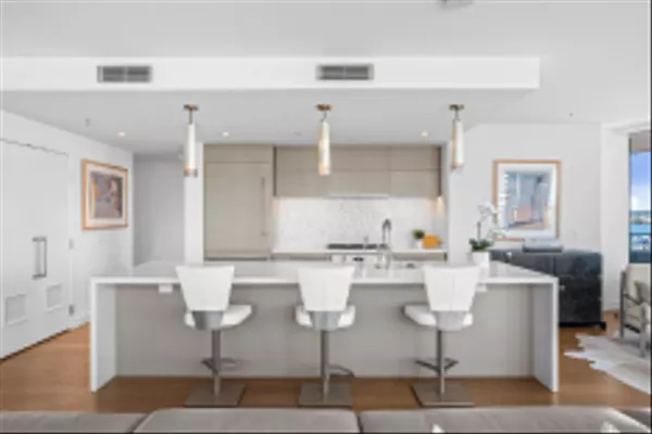 San Diego, CA 92101,888 W E Street #1101