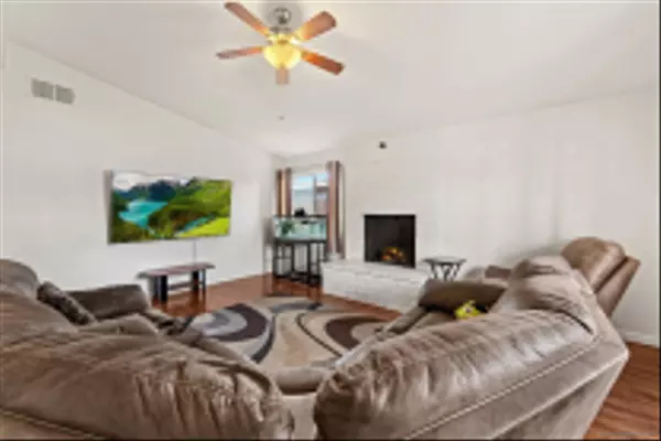 El Cajon, CA 92020,554 Lindsay St
