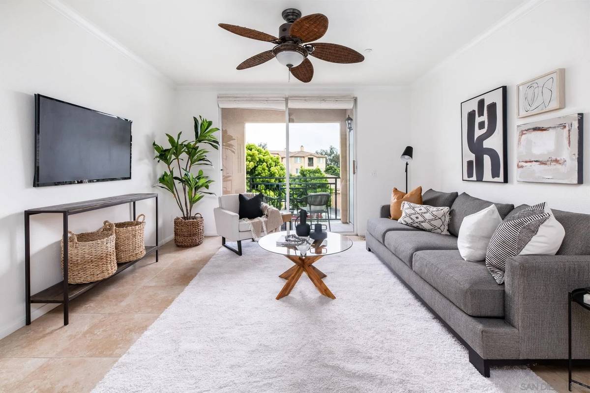 San Diego, CA 92130,3840 Elijah Ct #825