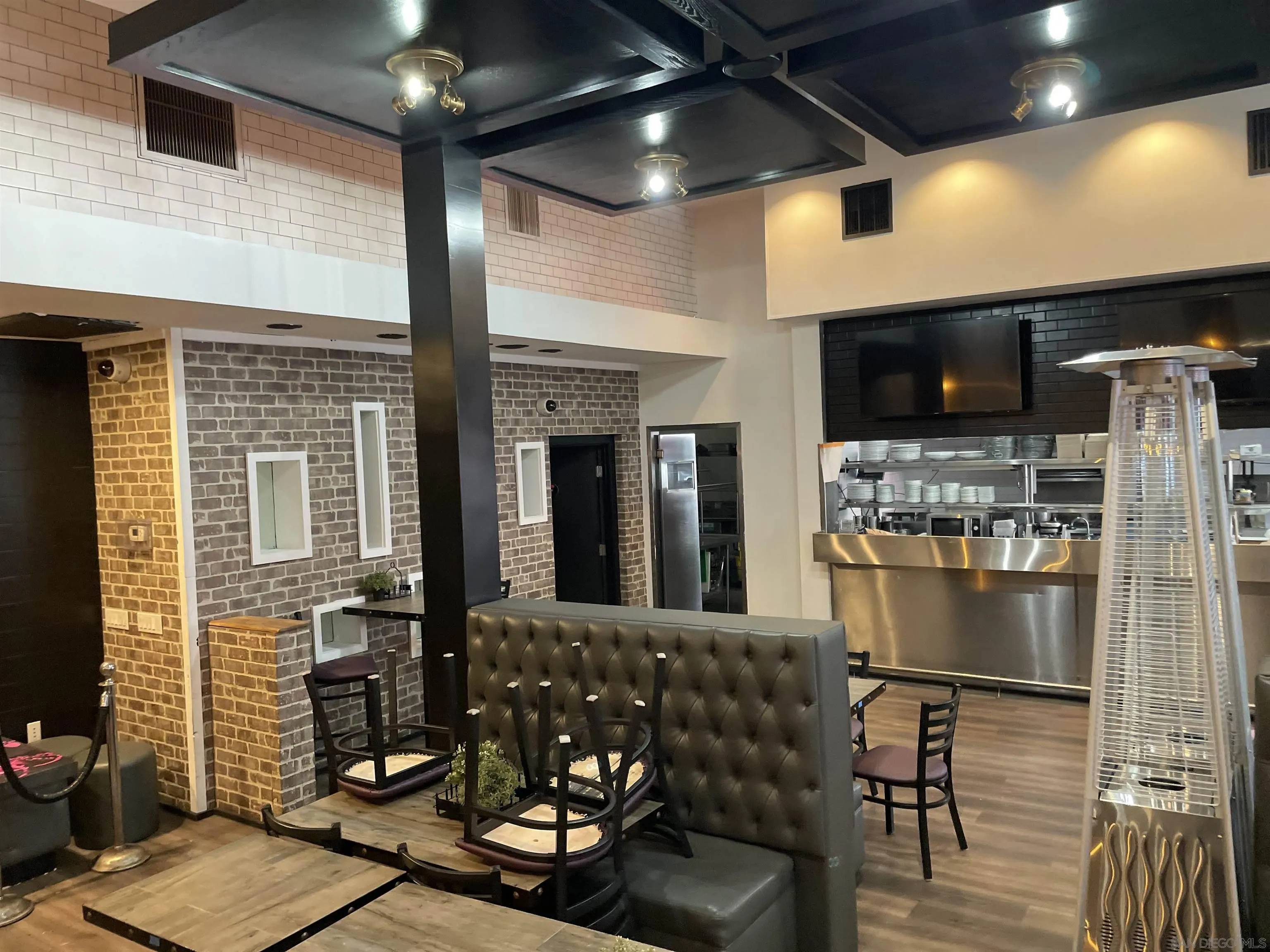 San Diego, CA 92101,527-545 F Street