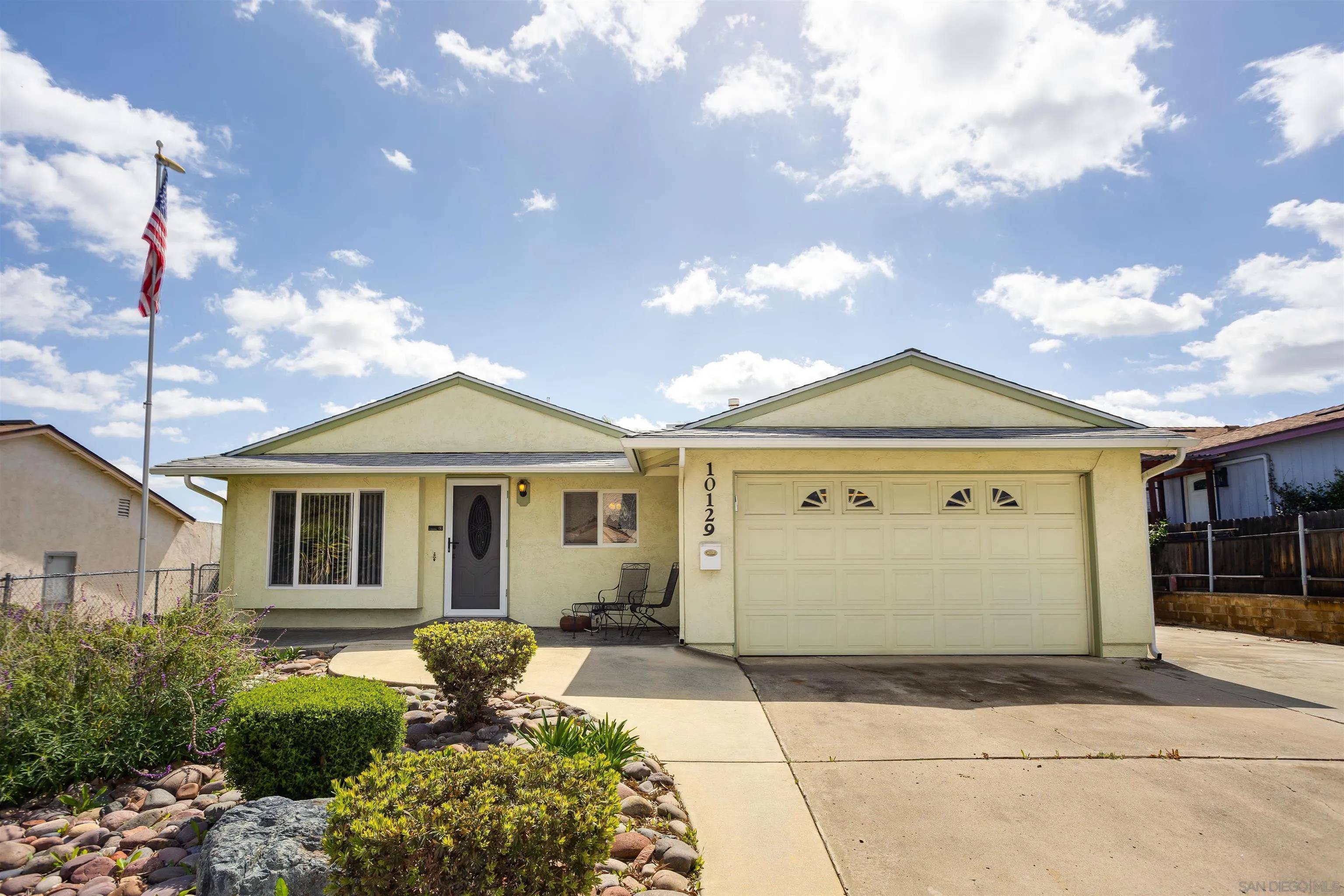 10129 Shaggybark Drive, Santee, CA 92071