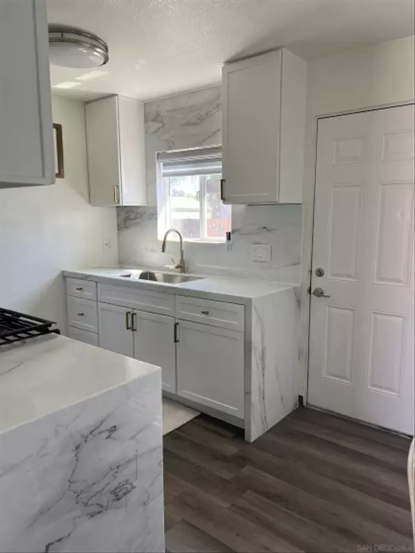 El Cajon, CA 92021,1205 Peach Ave