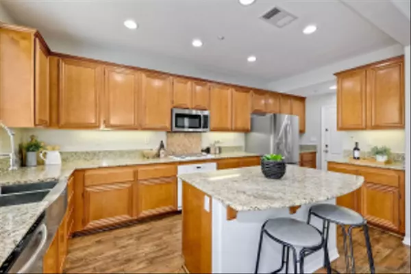 San Diego, CA 92127,10421 Cherry Blossom Ln