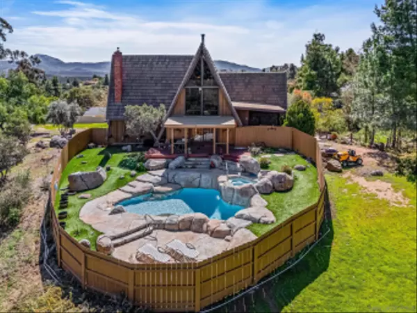 1539 S Grade Rd, Alpine, CA 91901