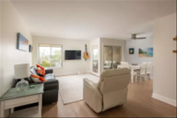 San Diego, CA 92109,1855 Diamond St #228
