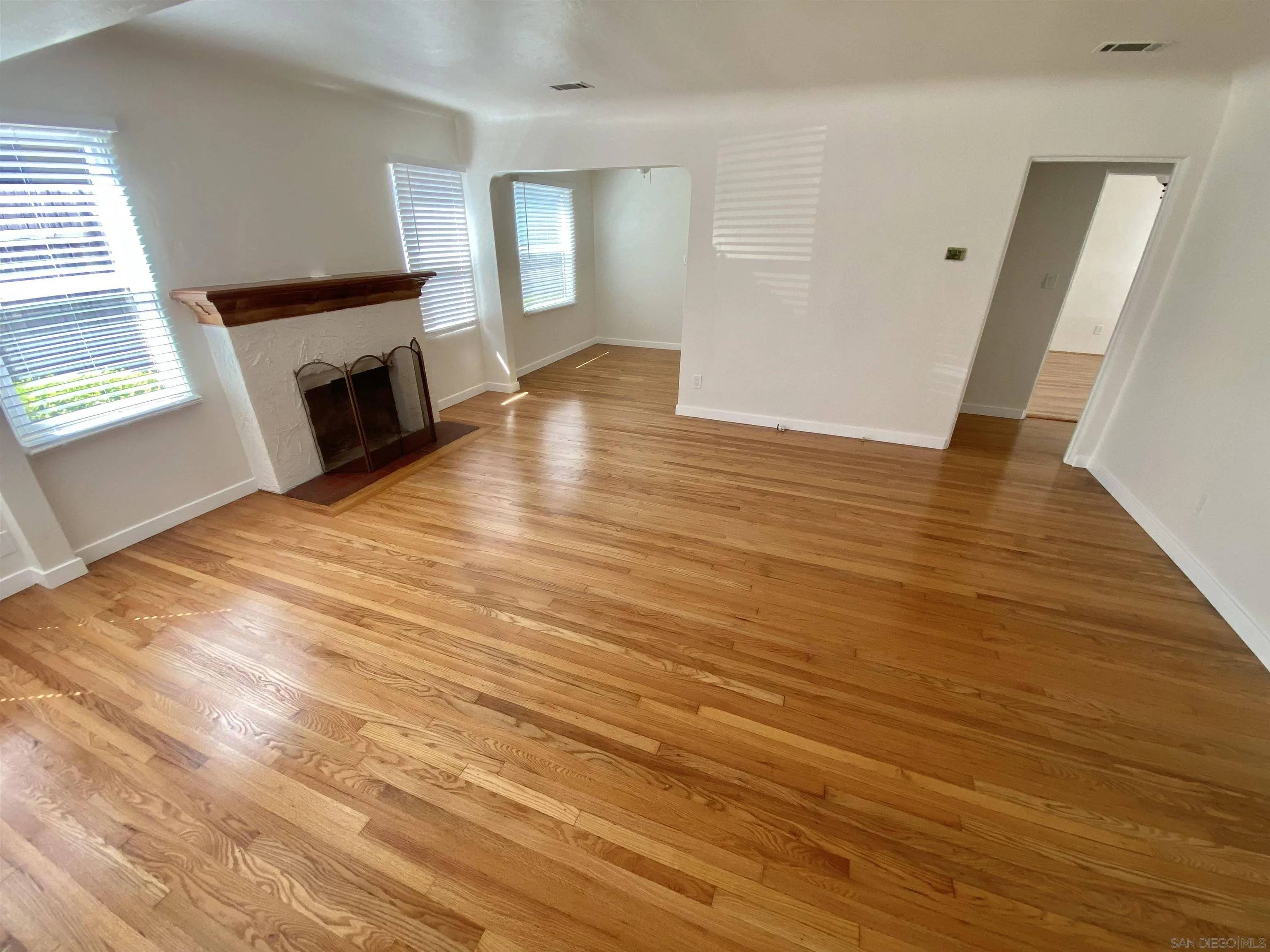 San Diego, CA 92107,4817-4821 Coronado Ave.