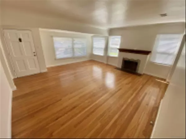 San Diego, CA 92107,4817-4821 Coronado Ave.