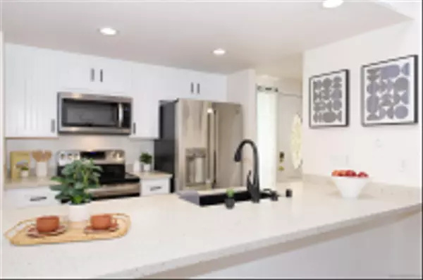 Ramona, CA 92065,23620 Country Villa