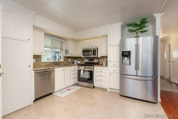 Escondido, CA 92027,2280 E Valley Parkway East #75
