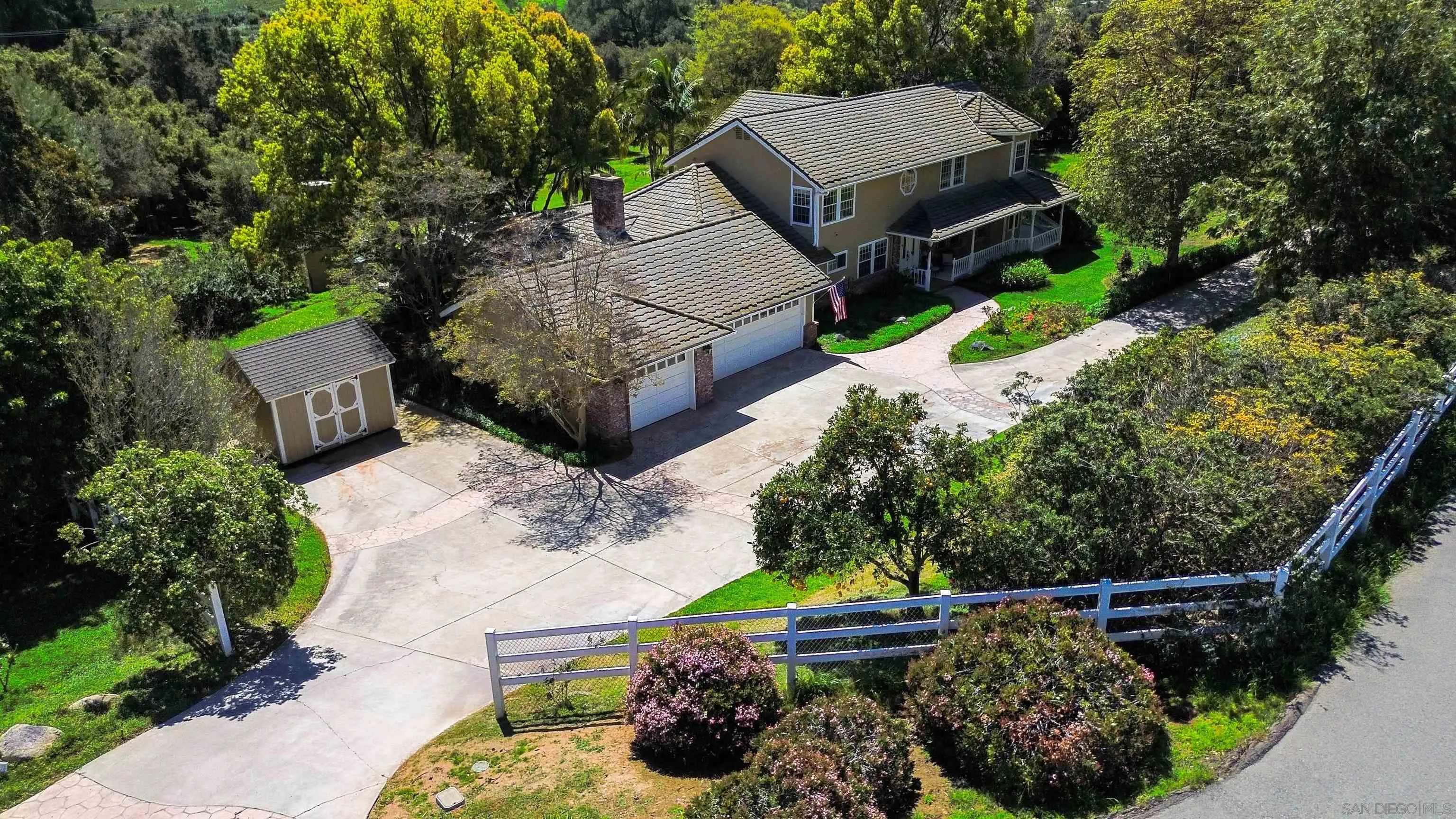 2891 Los Alisos Dr, Fallbrook, CA 92028