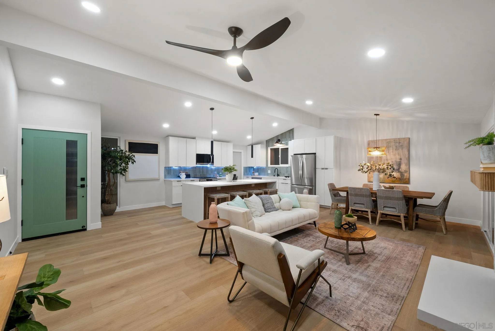 2121 Cardinal Dr, San Diego, CA 92123