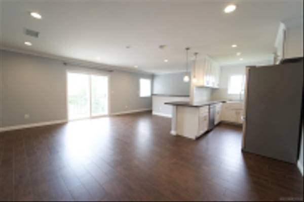 7915 Camino Kiosco, San Diego, CA 92122